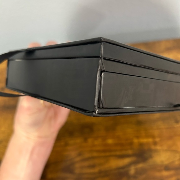 Urban Decay Book of Shadows UD ❤️ NYC Collector’s Edition Palette Vintage - Picture 12 of 14